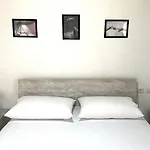Js House 1 * Σκόδρα